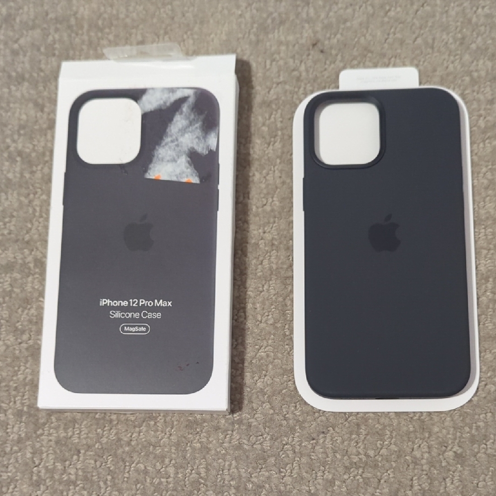 Apple iPhone 12 Pro Max MagSafe Silicone Case - Dark Gray